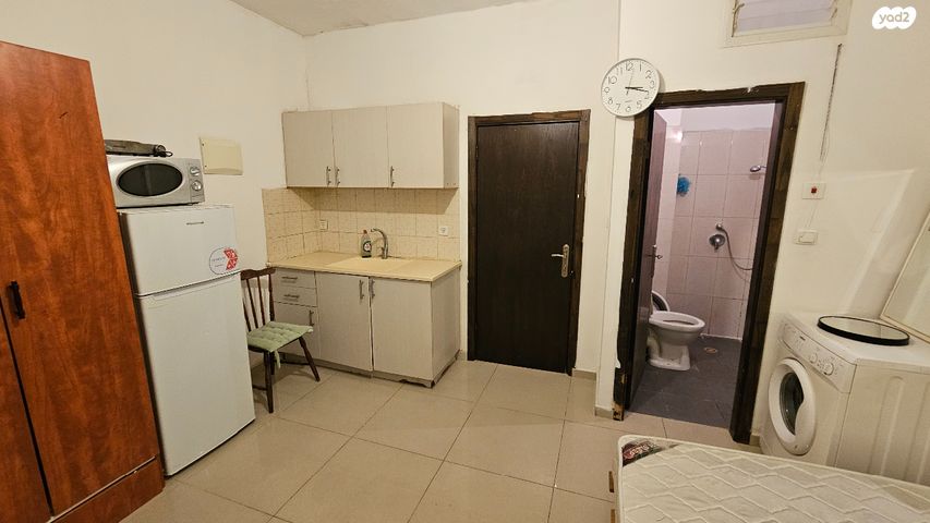 חיים עוזר 13