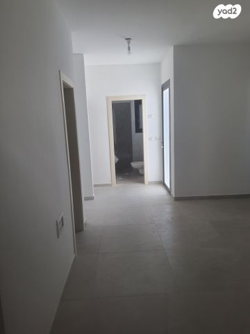 יהודה עמיחי 8