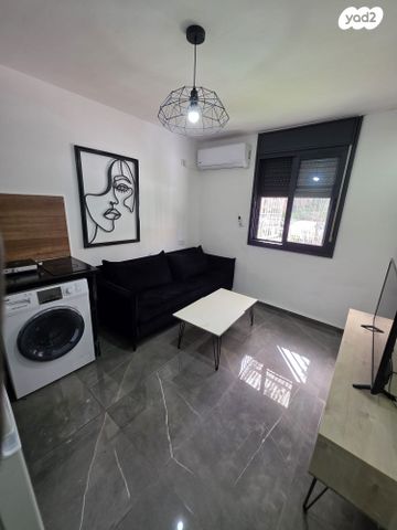 הרב הרצוג 17