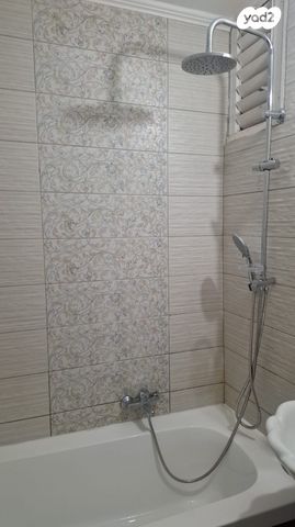 טיילת גמלא 17