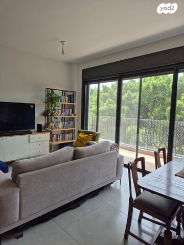 אריה אלטמן 9