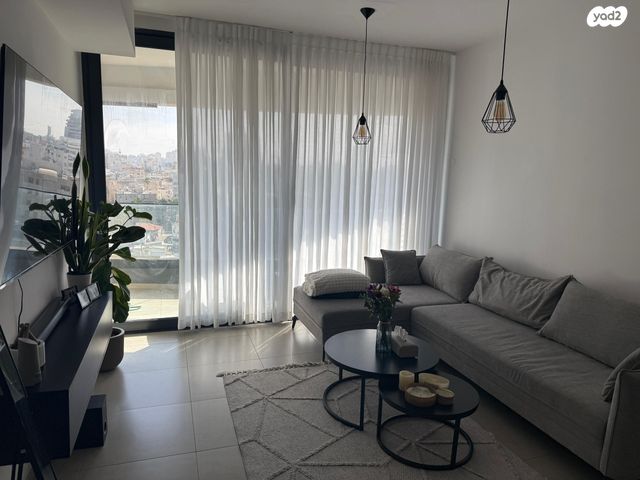 דרך מנחם בגין 160