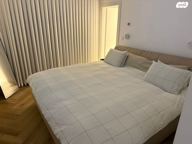 דרך אריק שרון 11