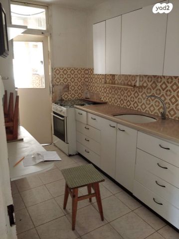 דרך יד לבנים 204