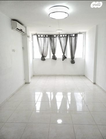 שדרות השופטים 13