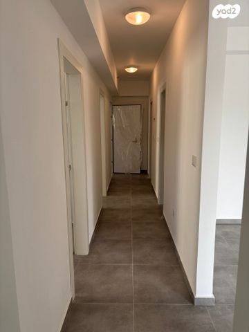 יצחק ארנסט נבנצל 1