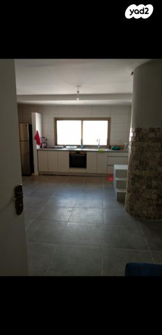 הרב עוזיאל 25