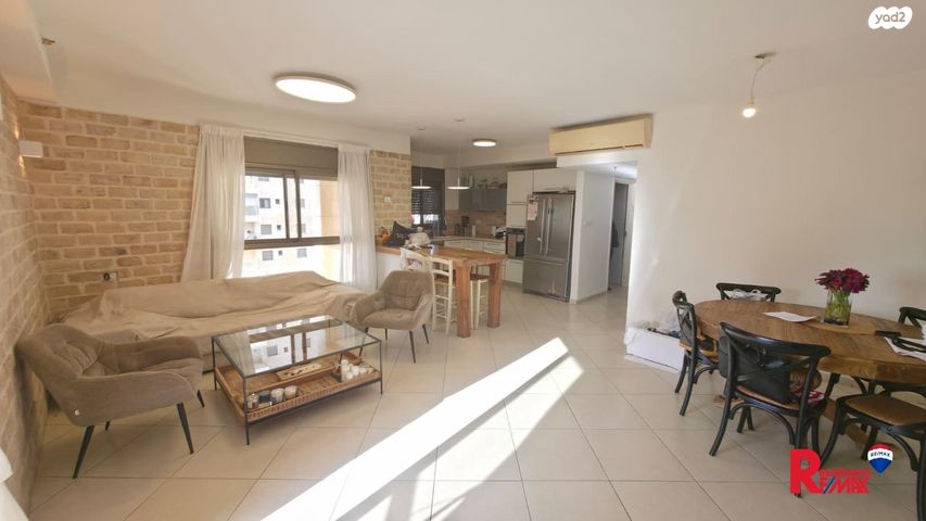 אהוד מנור 17