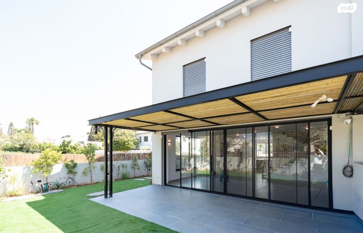 הרצליה הצעירה