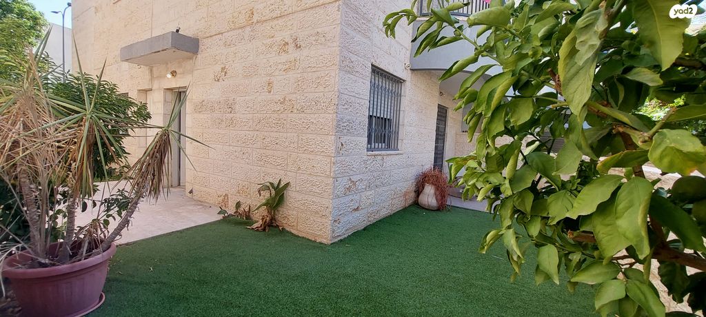 דירת גן, הציפורים, מודיעין מכבים רעות