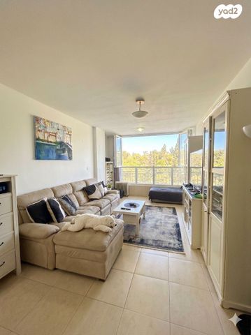 רמז, מערב ותיק