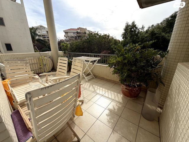 קרית הפרחים - 2005