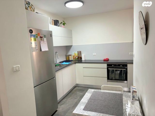 דירה, הפרחים, מודיעין מכבים רעות