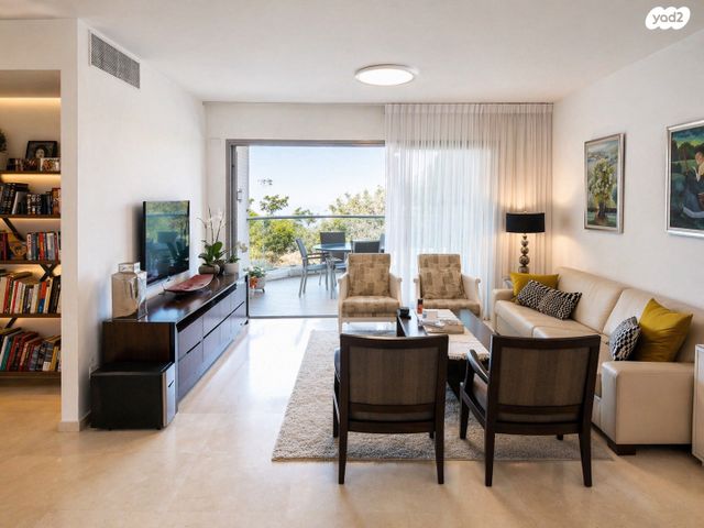 מיכאל נאמן 12