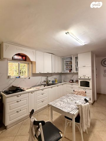 מרדכי אלקחי 26