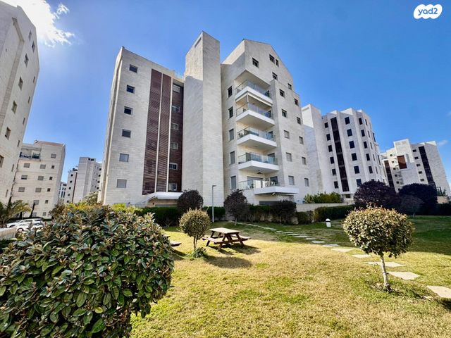 אהוד מנור 22