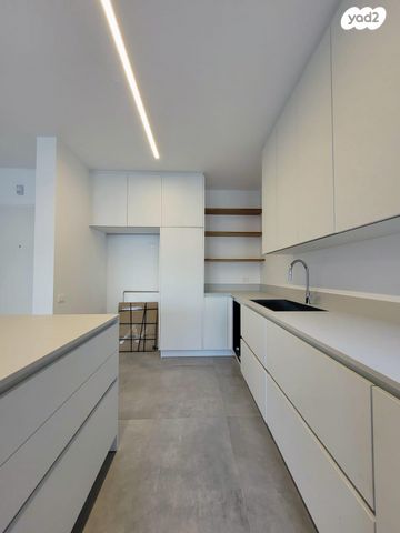 יהודה עמיחי 