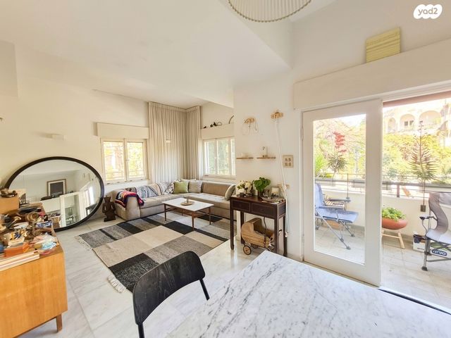 שדרות רוטשילד 90