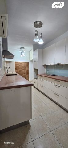 מודעת נכס, רוטשילד 100, כצנלסון, ראשון לציון