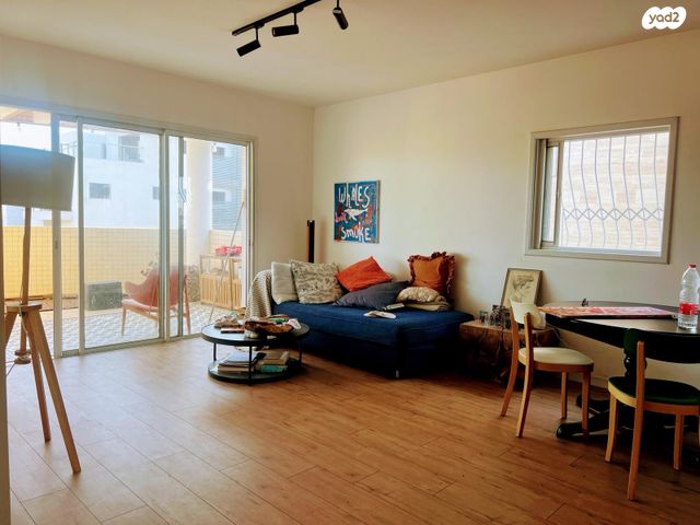 מודעת נכס, בר גיורא, רעננה