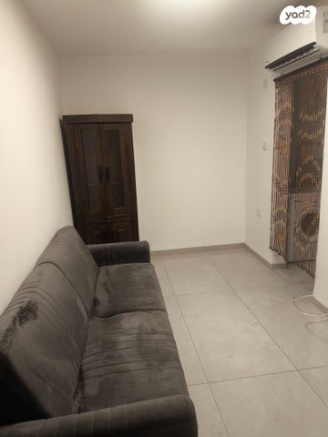 יהודה בורלא 8