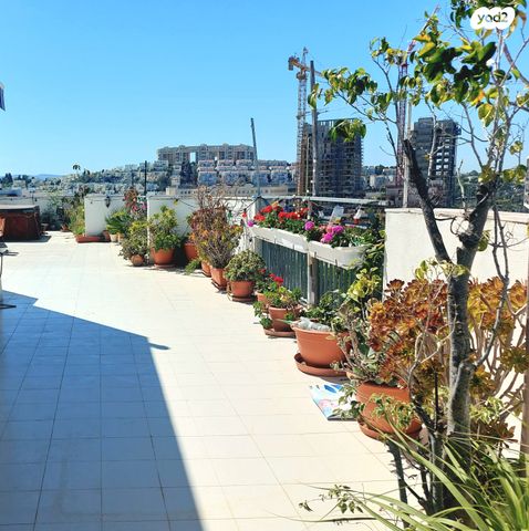 גג/ פנטהאוז