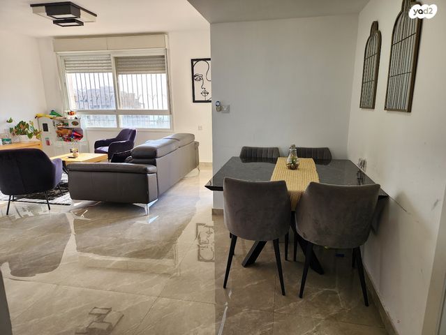 כיכר הגרניט 