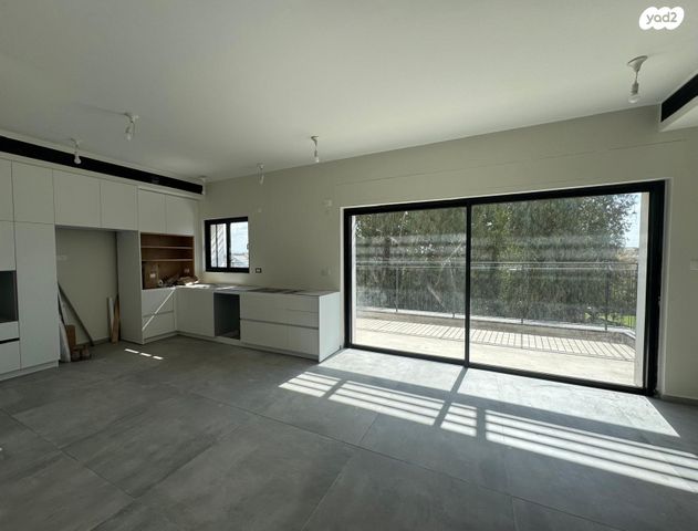 מודעת נכס, גרין פארק החדשה, הוד השרון