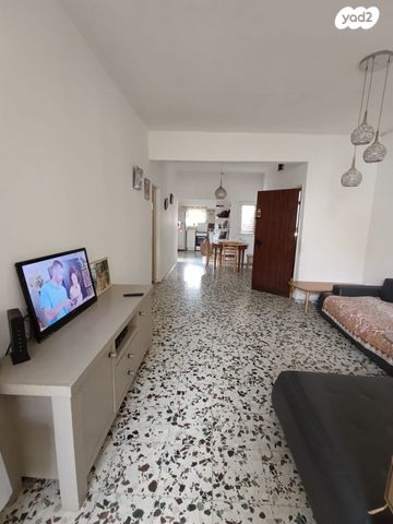 מודעת נכס, שדרות הצנחנים 13, נגבה, רמת גן