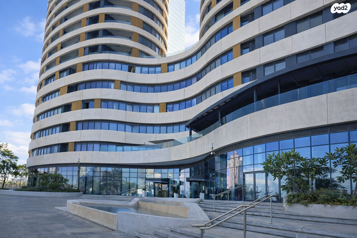 דרך מנחם בגין 158