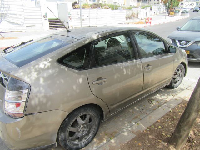 מודעת רכב טויוטה פריוס