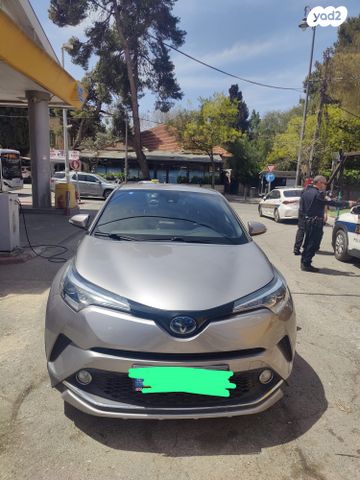 מודעת רכב טויוטה C-HR