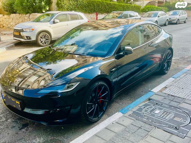 מודעת רכב טסלה מודל 3