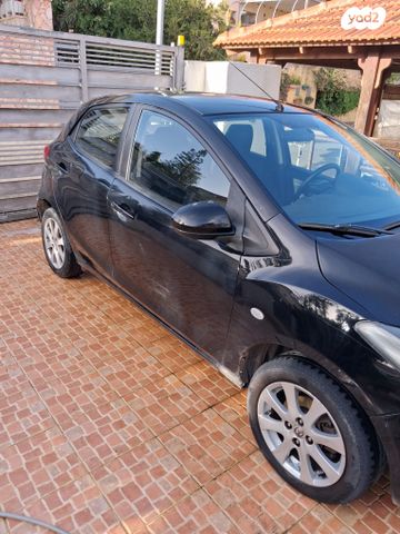 מודעת רכב מאזדה 2