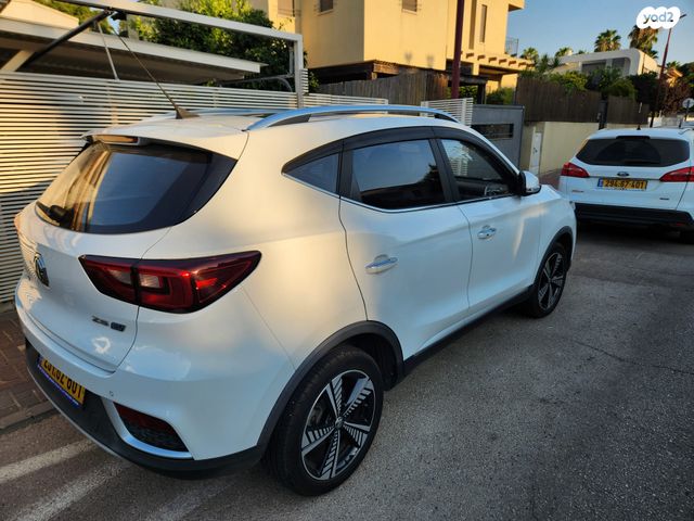 מודעת רכב אם ג'י ZS