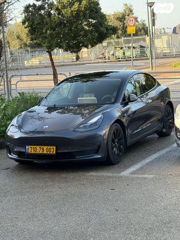 מודעת רכב טסלה מודל 3