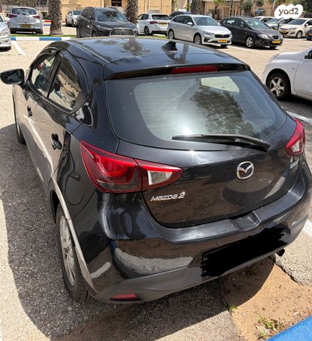 מודעת רכב מאזדה 2