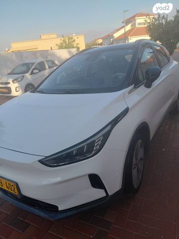 מודעת רכב ג׳ילי Geometry C