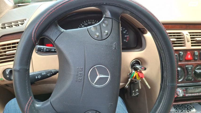 מודעת רכב מרצדס-בנץ E-class