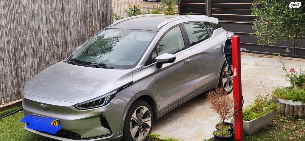 מודעת רכב ג׳ילי Geometry C