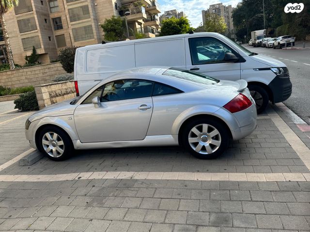 TT 4X2 אוט׳ קופה 4 מק 1.8 (180 כ״ס)