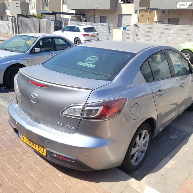 מודעת רכב מאזדה 3