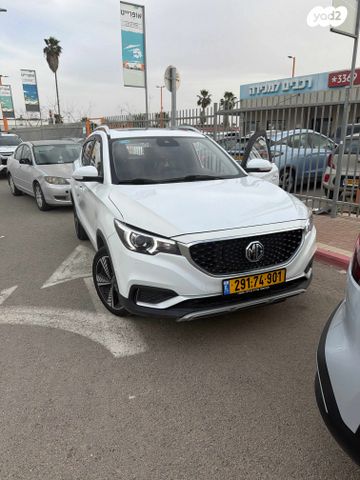 מודעת רכב אם ג'י ZS