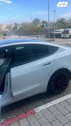 מודעת רכב טסלה מודל 3