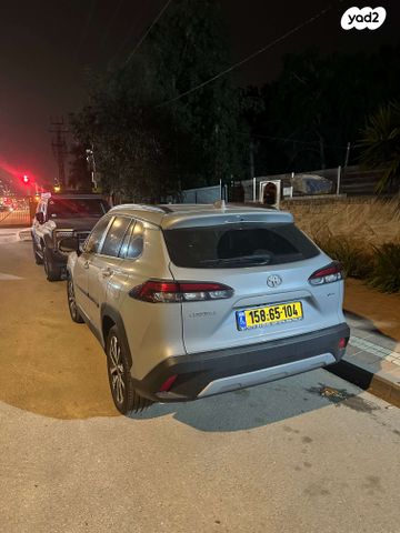 מודעת רכב טויוטה קורולה קרוס