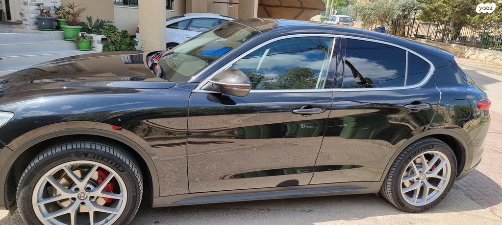 מודעת רכב אלפא רומיאו סטלביו