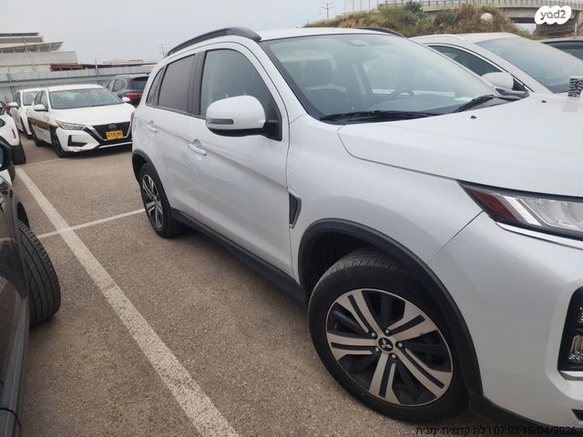 מודעת רכב מיצובישי ASX