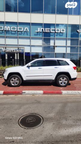 מודעת רכב ג'יפ גרנד צ'ירוקי