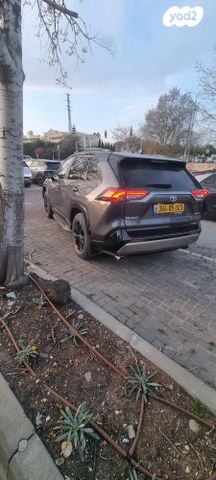 מודעת רכב טויוטה RAV4