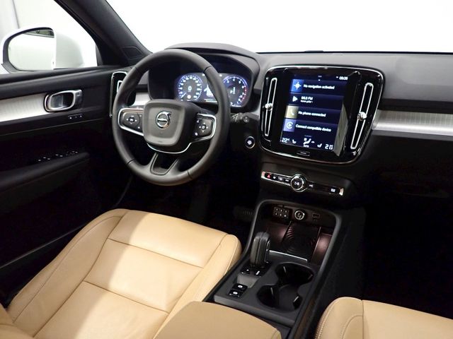 מודעת רכב וולוו XC40